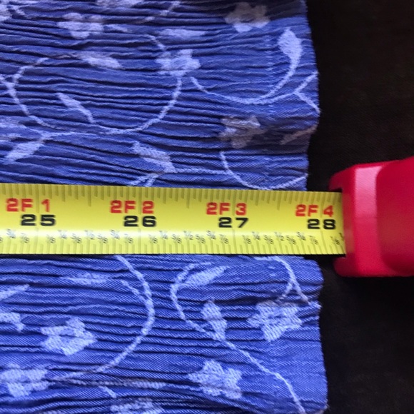 Drapers and Damons Blue /White Embroidered Flowers Collared Button Top Size P XL - Picture 11 of 12